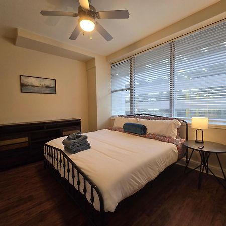 Amazing Condos Beautiful View 2 Blocks To French Quarter, Small Rooftop Pool, Gym, Seanger Theater, Super Dome, And Bourbon St ニューオーリンズ 部屋 写真