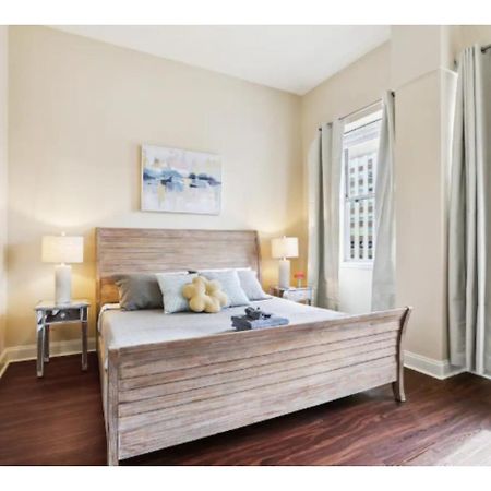 Amazing Condos Beautiful View 2 Blocks To French Quarter, Small Rooftop Pool, Gym, Seanger Theater, Super Dome, And Bourbon St ニューオーリンズ エクステリア 写真
