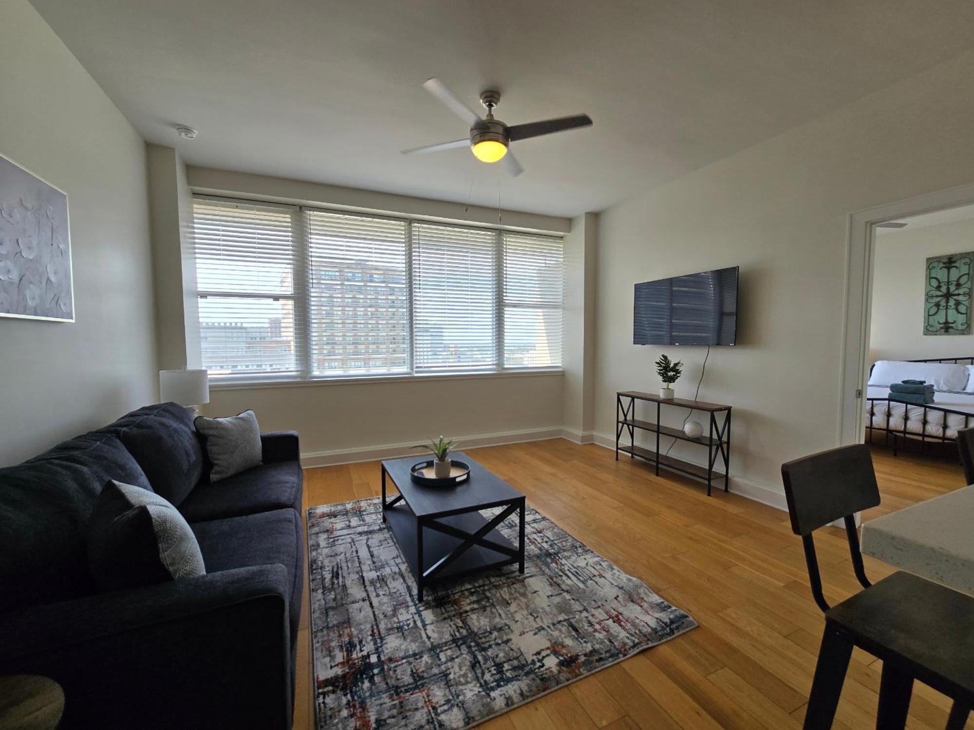 Amazing Condos Beautiful View 2 Blocks To French Quarter, Small Rooftop Pool, Gym, Seanger Theater, Super Dome, And Bourbon St ニューオーリンズ 部屋 写真