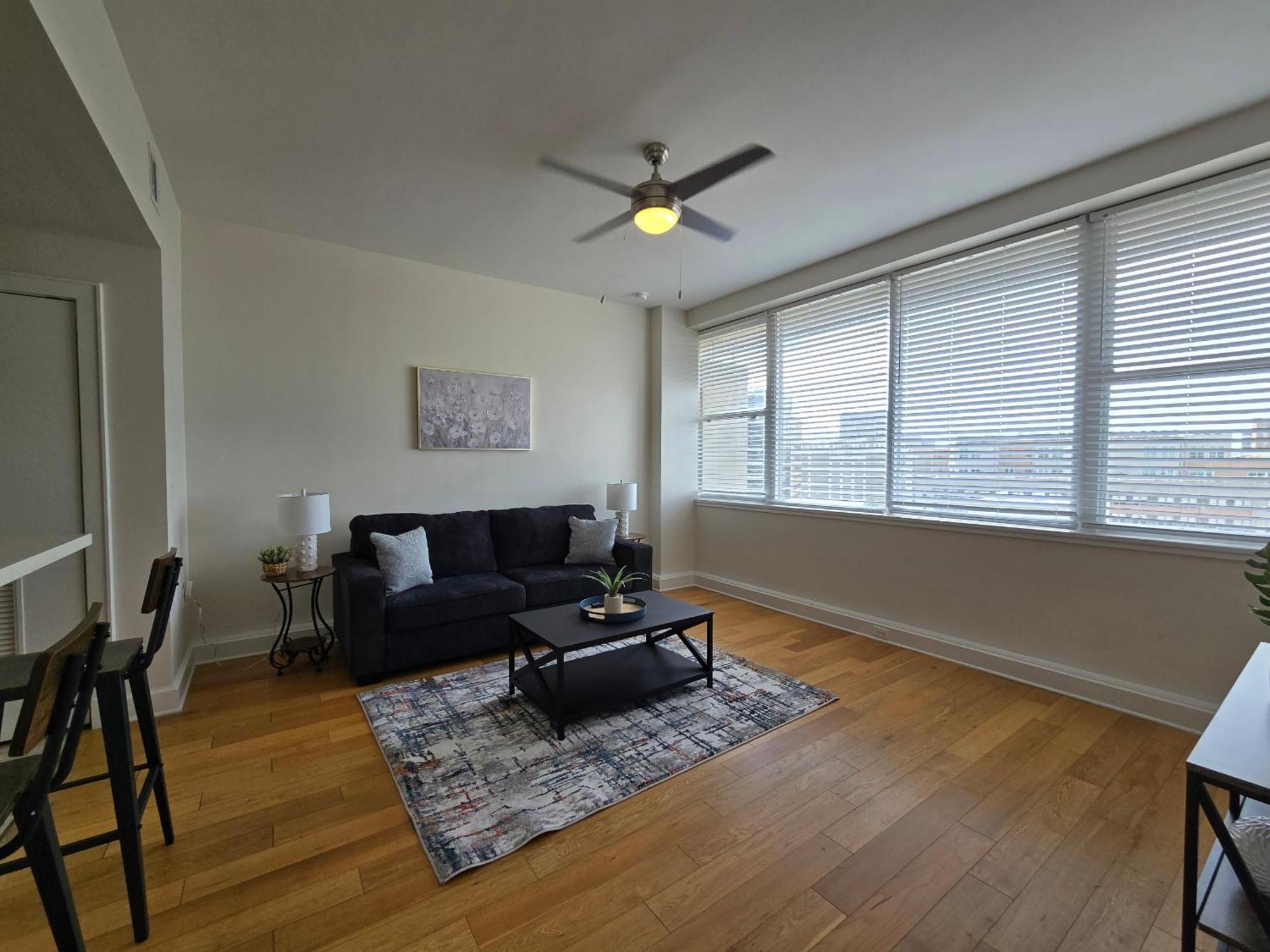Amazing Condos Beautiful View 2 Blocks To French Quarter, Small Rooftop Pool, Gym, Seanger Theater, Super Dome, And Bourbon St ニューオーリンズ 部屋 写真