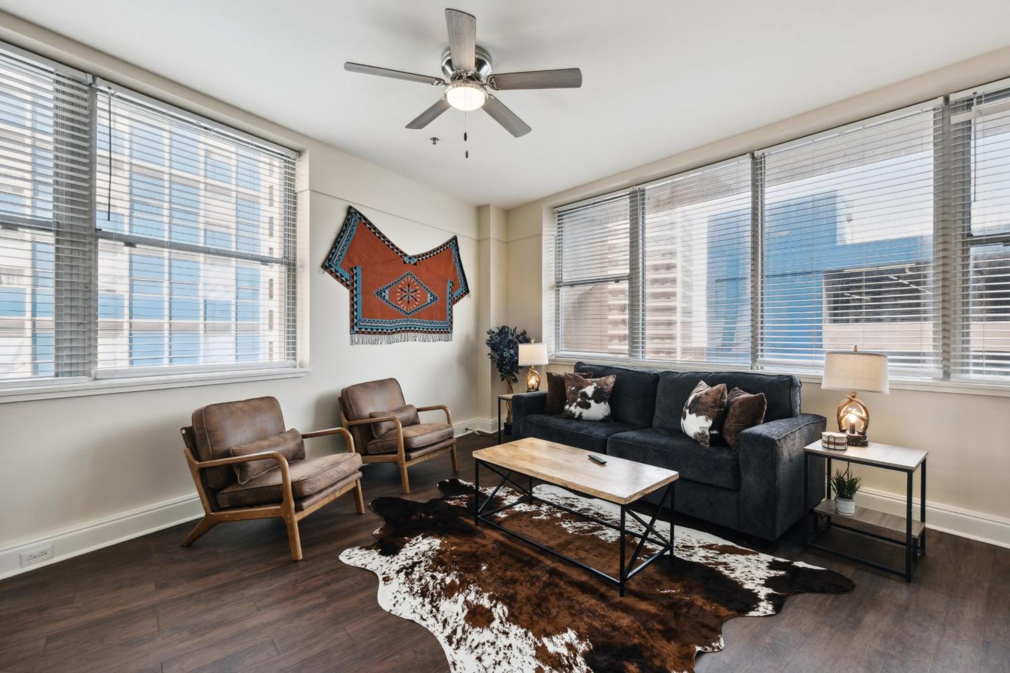 Amazing Condos Beautiful View 2 Blocks To French Quarter, Small Rooftop Pool, Gym, Seanger Theater, Super Dome, And Bourbon St ニューオーリンズ 部屋 写真