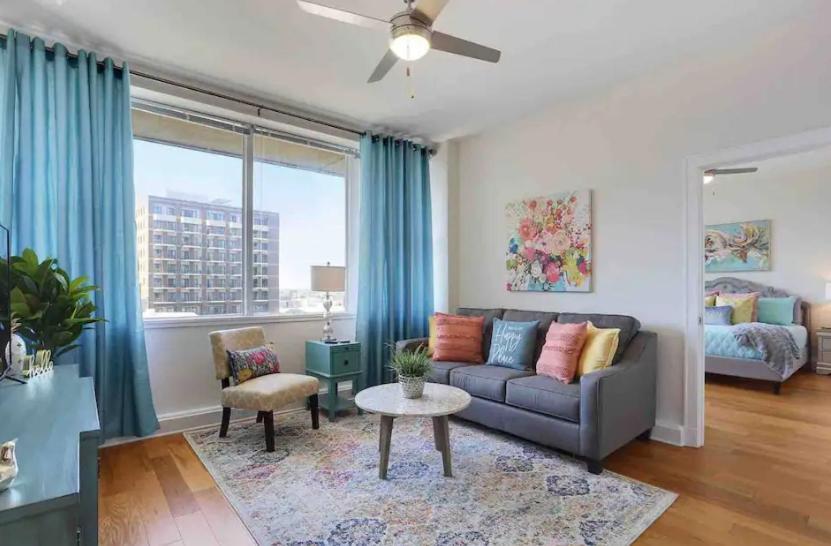 Amazing Condos Beautiful View 2 Blocks To French Quarter, Small Rooftop Pool, Gym, Seanger Theater, Super Dome, And Bourbon St ニューオーリンズ 部屋 写真