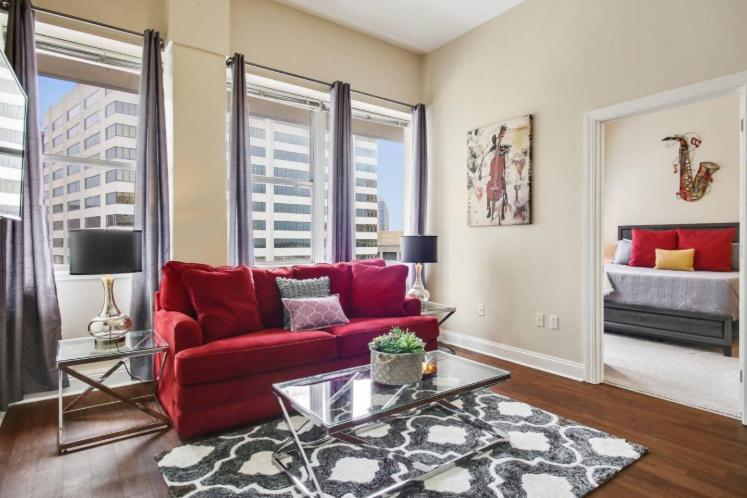 Amazing Condos Beautiful View 2 Blocks To French Quarter, Small Rooftop Pool, Gym, Seanger Theater, Super Dome, And Bourbon St ニューオーリンズ エクステリア 写真