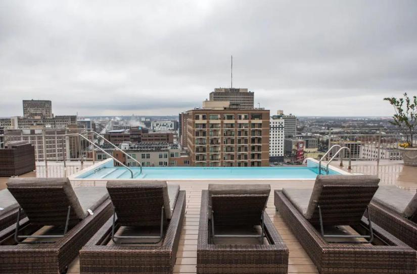 Amazing Condos Beautiful View 2 Blocks To French Quarter, Small Rooftop Pool, Gym, Seanger Theater, Super Dome, And Bourbon St ニューオーリンズ エクステリア 写真
