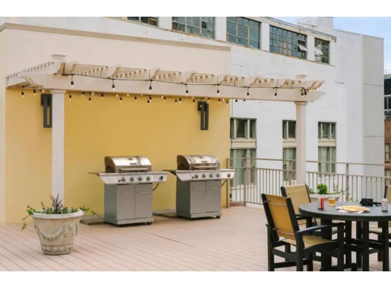 Amazing Condos Beautiful View 2 Blocks To French Quarter, Small Rooftop Pool, Gym, Seanger Theater, Super Dome, And Bourbon St ニューオーリンズ エクステリア 写真