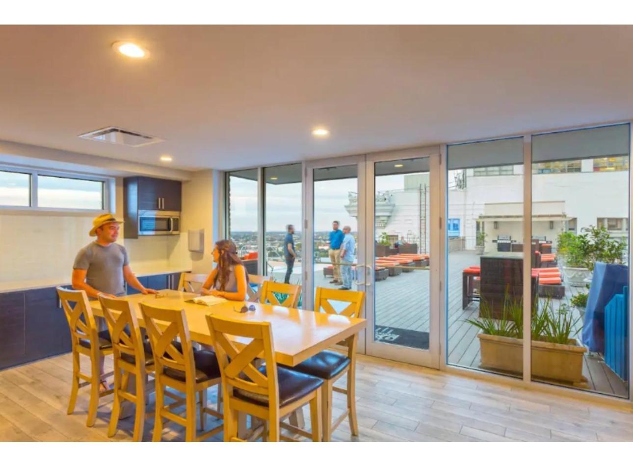 Amazing Condos Beautiful View 2 Blocks To French Quarter, Small Rooftop Pool, Gym, Seanger Theater, Super Dome, And Bourbon St ニューオーリンズ エクステリア 写真