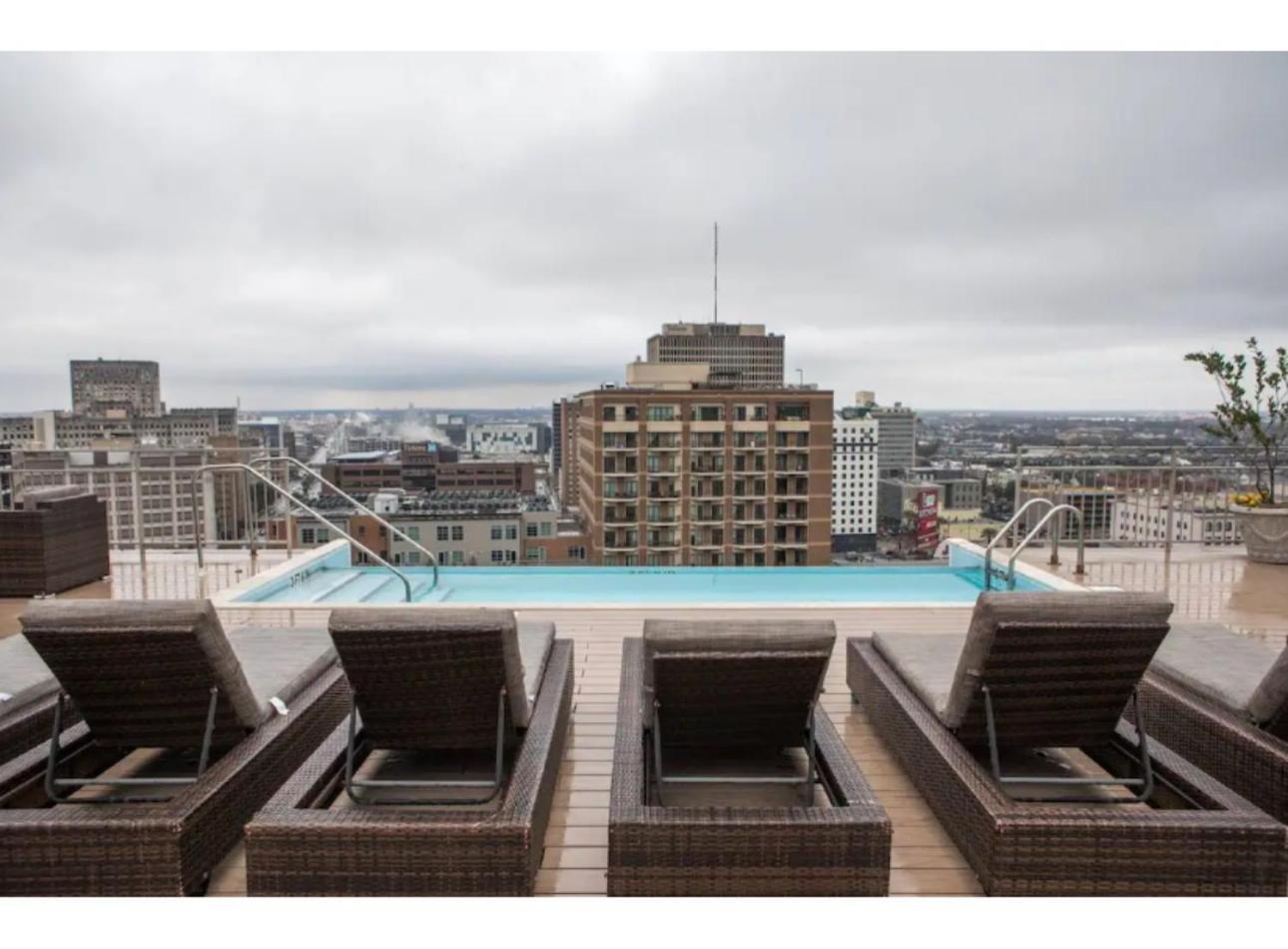 Amazing Condos Beautiful View 2 Blocks To French Quarter, Small Rooftop Pool, Gym, Seanger Theater, Super Dome, And Bourbon St ニューオーリンズ エクステリア 写真
