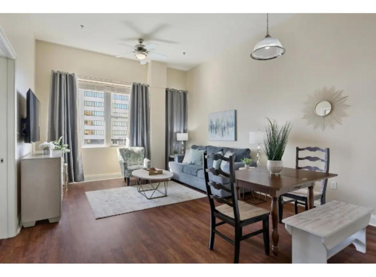 Amazing Condos Beautiful View 2 Blocks To French Quarter, Small Rooftop Pool, Gym, Seanger Theater, Super Dome, And Bourbon St ニューオーリンズ 部屋 写真
