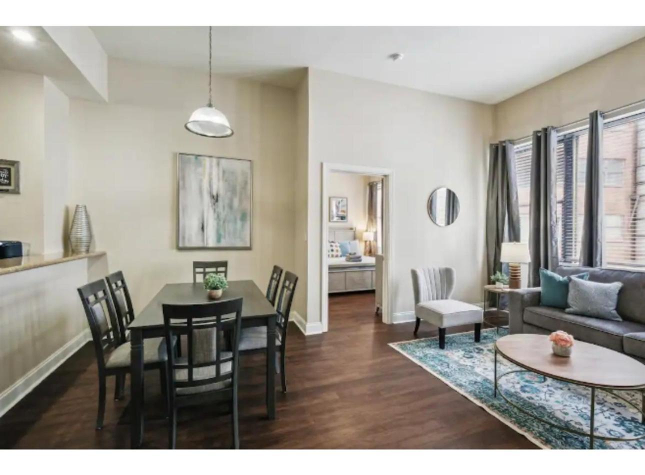 Amazing Condos Beautiful View 2 Blocks To French Quarter, Small Rooftop Pool, Gym, Seanger Theater, Super Dome, And Bourbon St ニューオーリンズ 部屋 写真