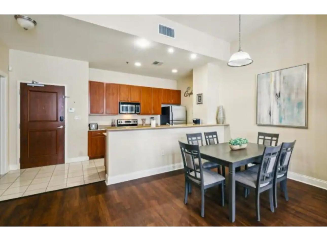 Amazing Condos Beautiful View 2 Blocks To French Quarter, Small Rooftop Pool, Gym, Seanger Theater, Super Dome, And Bourbon St ニューオーリンズ 部屋 写真