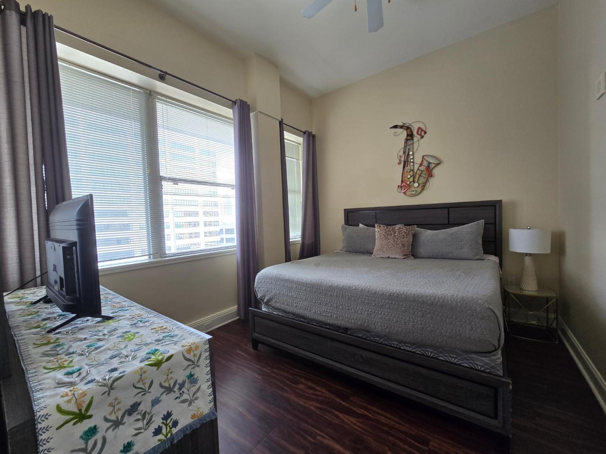 Amazing Condos Beautiful View 2 Blocks To French Quarter, Small Rooftop Pool, Gym, Seanger Theater, Super Dome, And Bourbon St ニューオーリンズ 部屋 写真