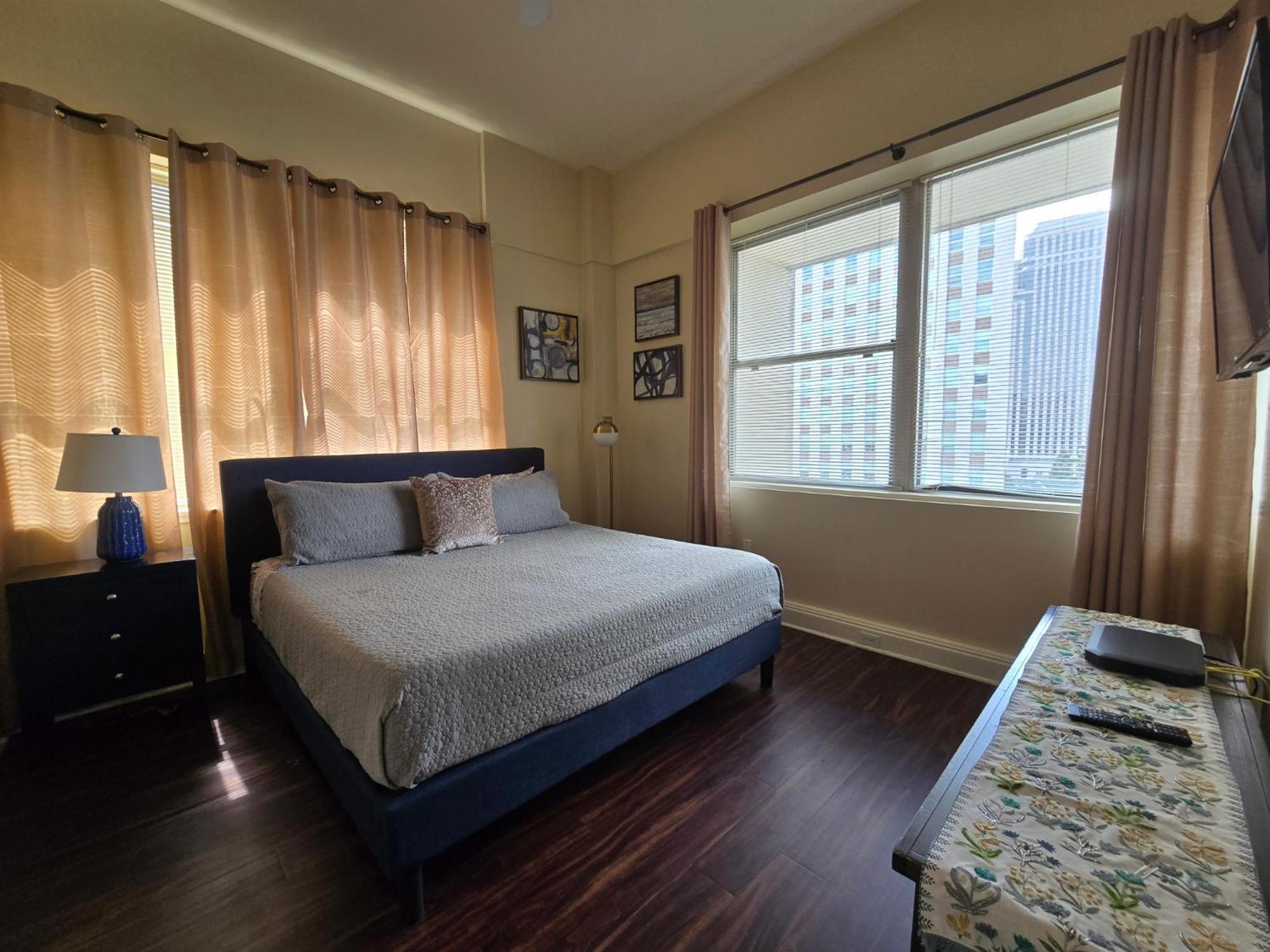 Amazing Condos Beautiful View 2 Blocks To French Quarter, Small Rooftop Pool, Gym, Seanger Theater, Super Dome, And Bourbon St ニューオーリンズ 部屋 写真