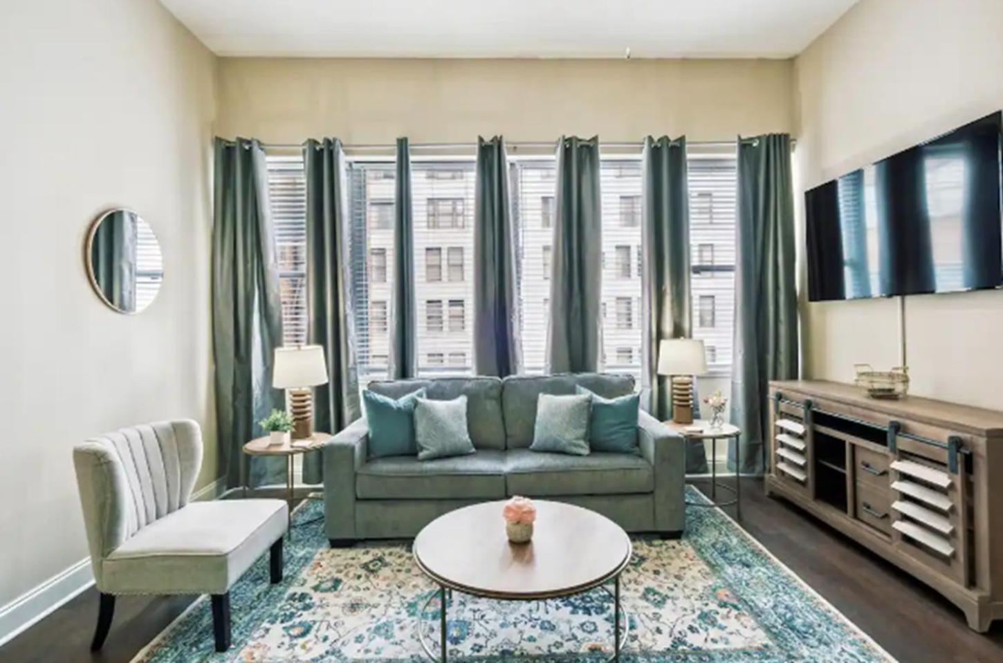 Amazing Condos Beautiful View 2 Blocks To French Quarter, Small Rooftop Pool, Gym, Seanger Theater, Super Dome, And Bourbon St ニューオーリンズ 部屋 写真